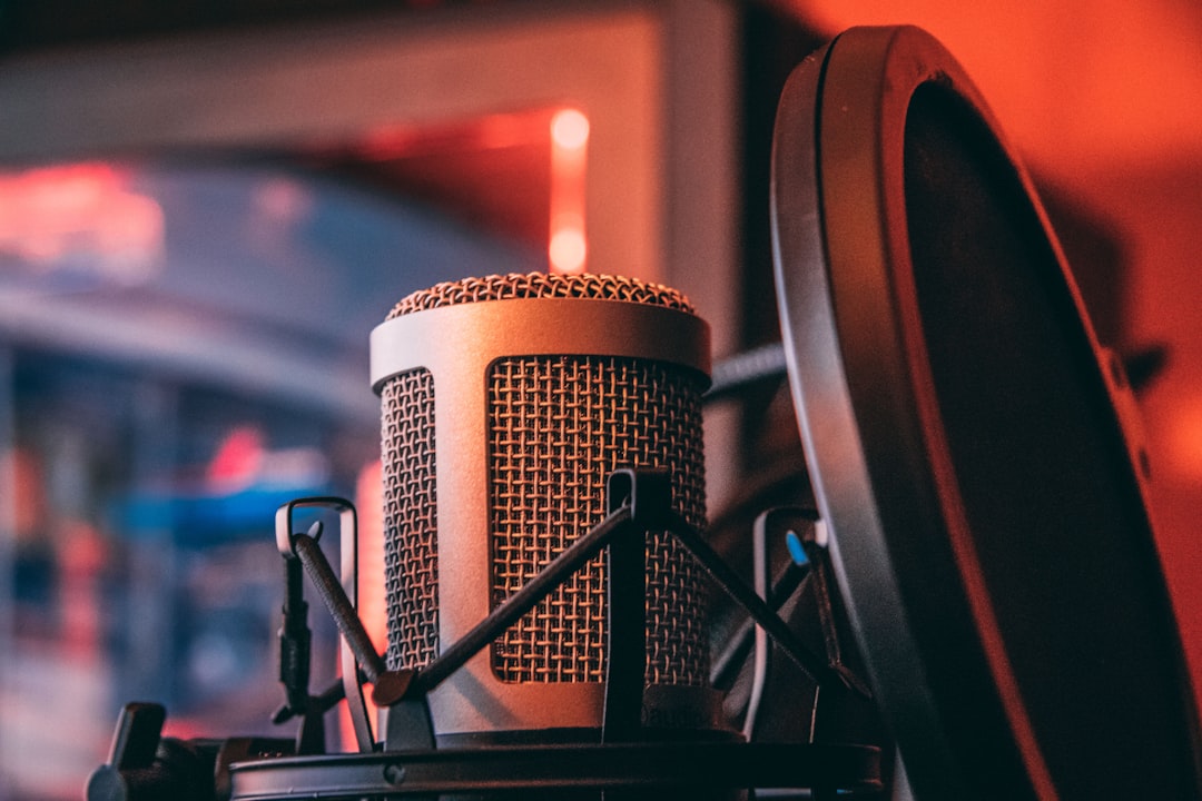 Breaking Into Commercial Voiceover: Tips for New Actors
