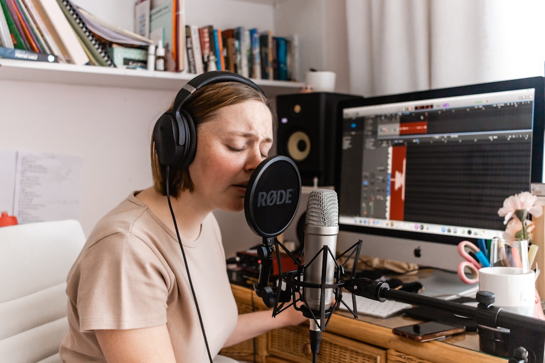 How to Build a Profitable E-Learning Voiceover Career