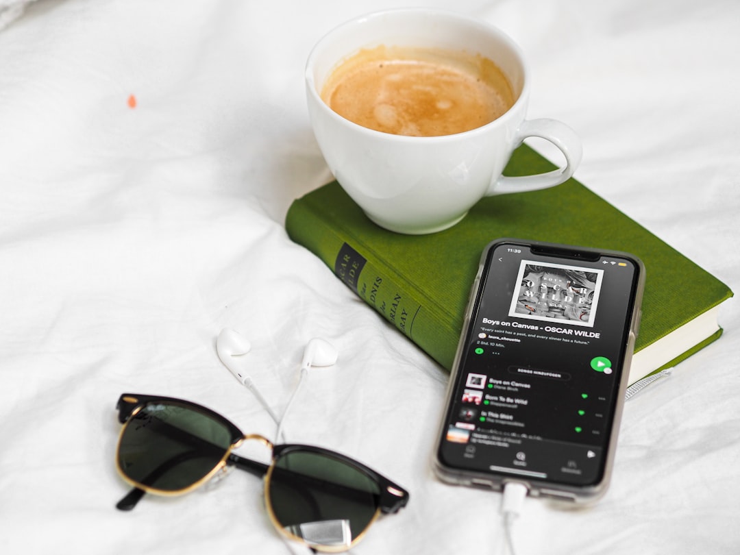 How to Get Started in Audiobook Narration as a Voice Actor